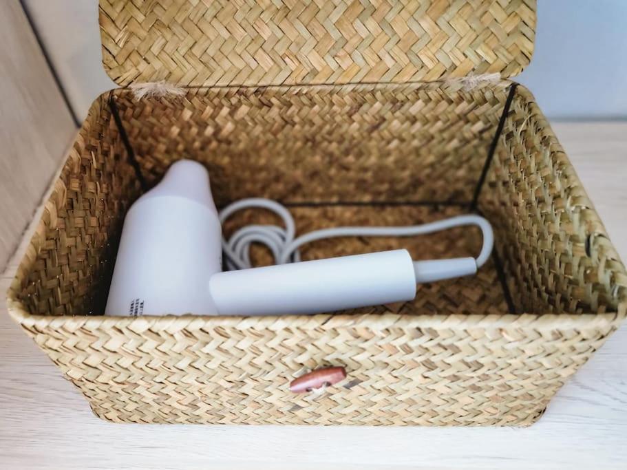 Luxestaysmnl Coastal Chic Netflx 380Mbps Pool Bgc Manila Exteriör bild